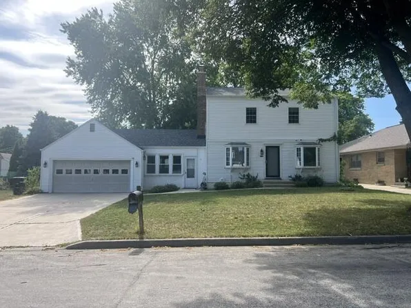 2229 N 102nd STREET, Wauwatosa, WI 53226