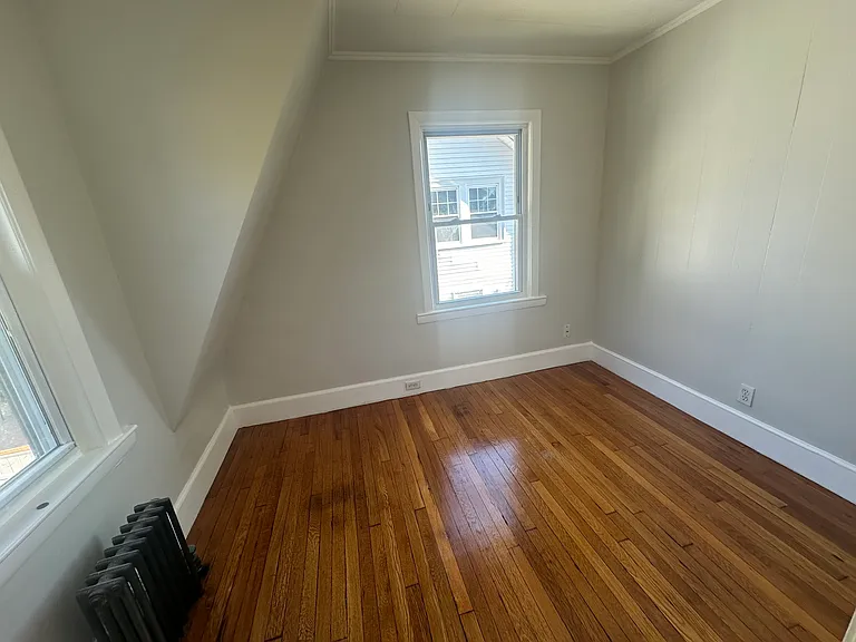 28 Hovey St — Photo 12