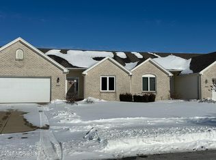 4417 Clearwater Dr E, Maumee, OH 43537