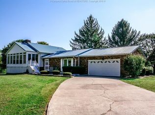 1002 Crooked Run Road, Ravenswood, WV 26164