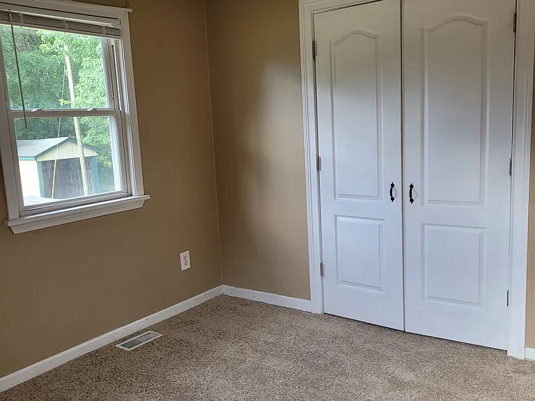 4943 Cedar Grove Rd — Photo 5