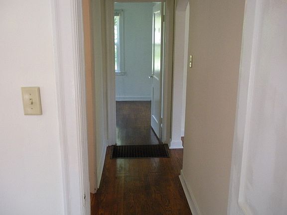 5th image of 1120 W Walkup Ave