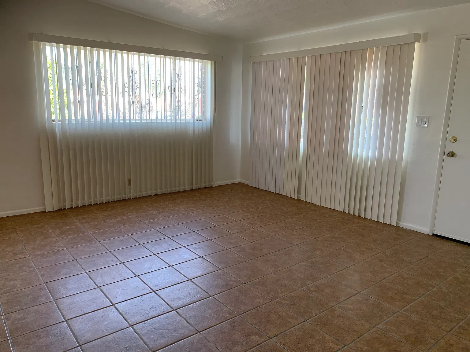 3 bed, 1210 sqft, $1,600 — Photo 3