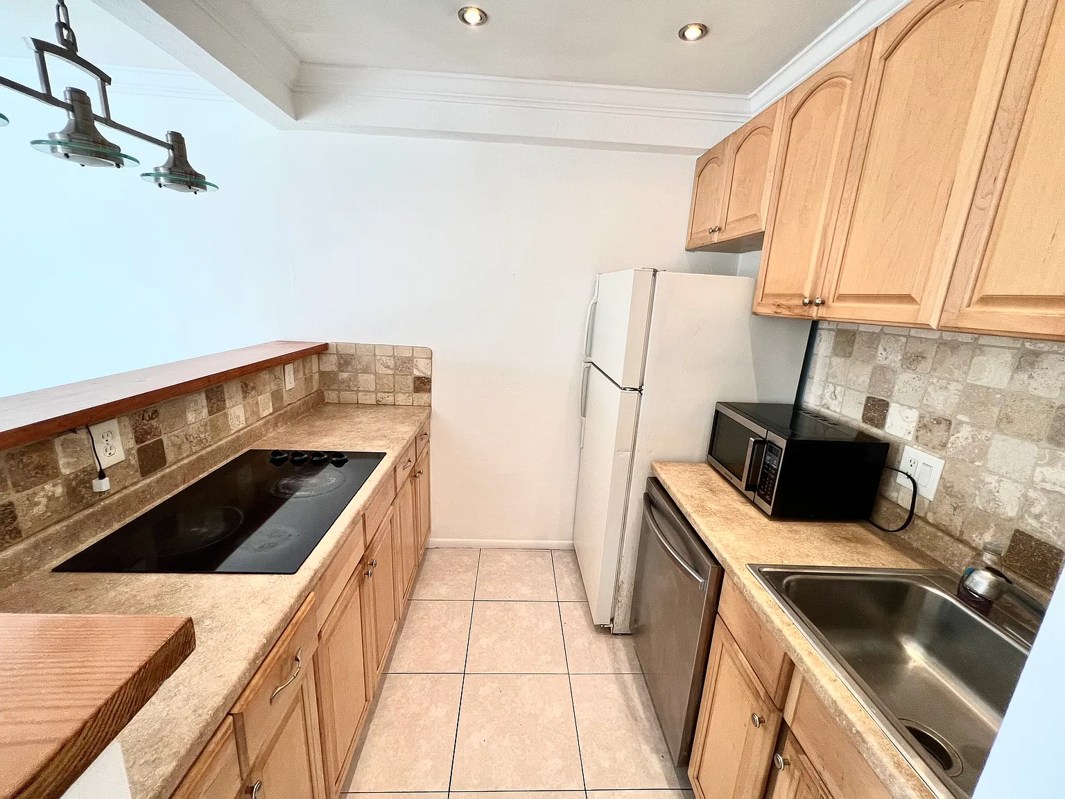 1 bed, 620 sqft, $1,700 — Photo 4