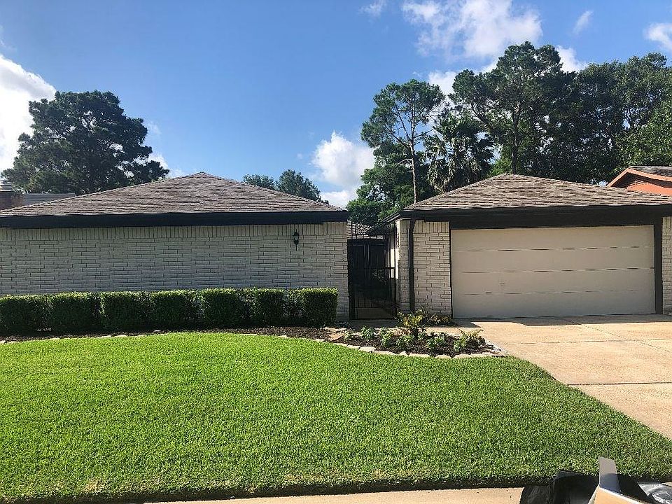 1st image of 15802 Parksley Dr