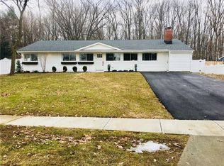 6 Quentin Rd, Kendall Park, NJ 08824