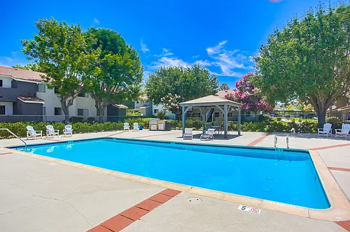 Las Ventanas Apartments Photo 1