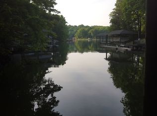 1005 Indian Ridge Dr, Moneta, VA 24121
