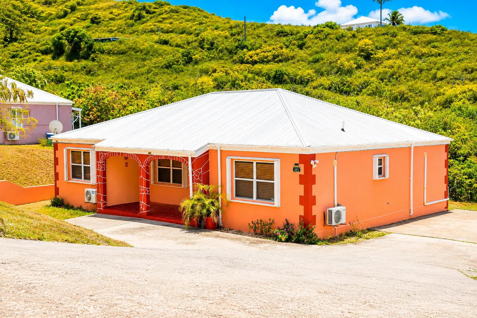 3 bed, $2,500 — Photo 1