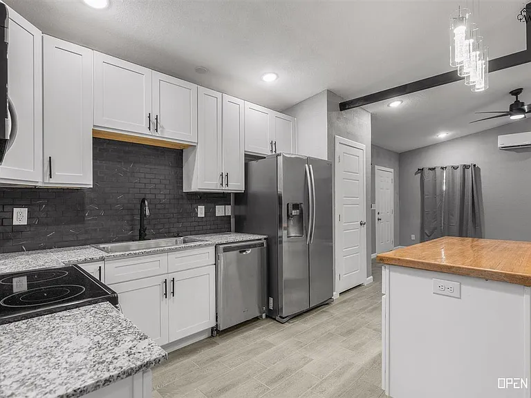 2805 Avenue I — Photo 11