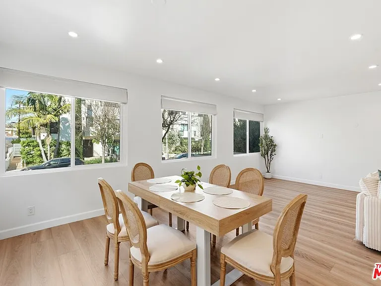 324 S Elm Dr #101 — Photo 9