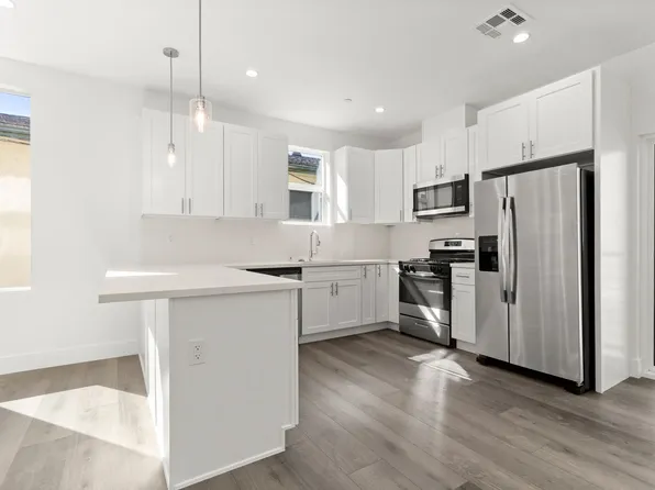 Huge 4 Bedroom, Townhome! Move In Ready