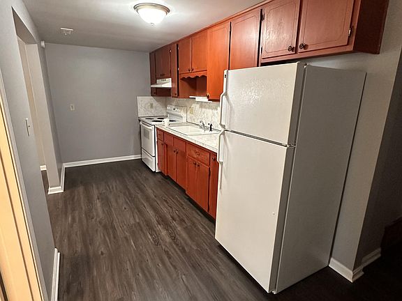 2nd image of 314 Idlewylde Dr #1