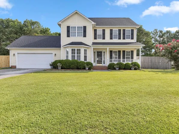 816 Commons Dr N, Jacksonville, NC 28546