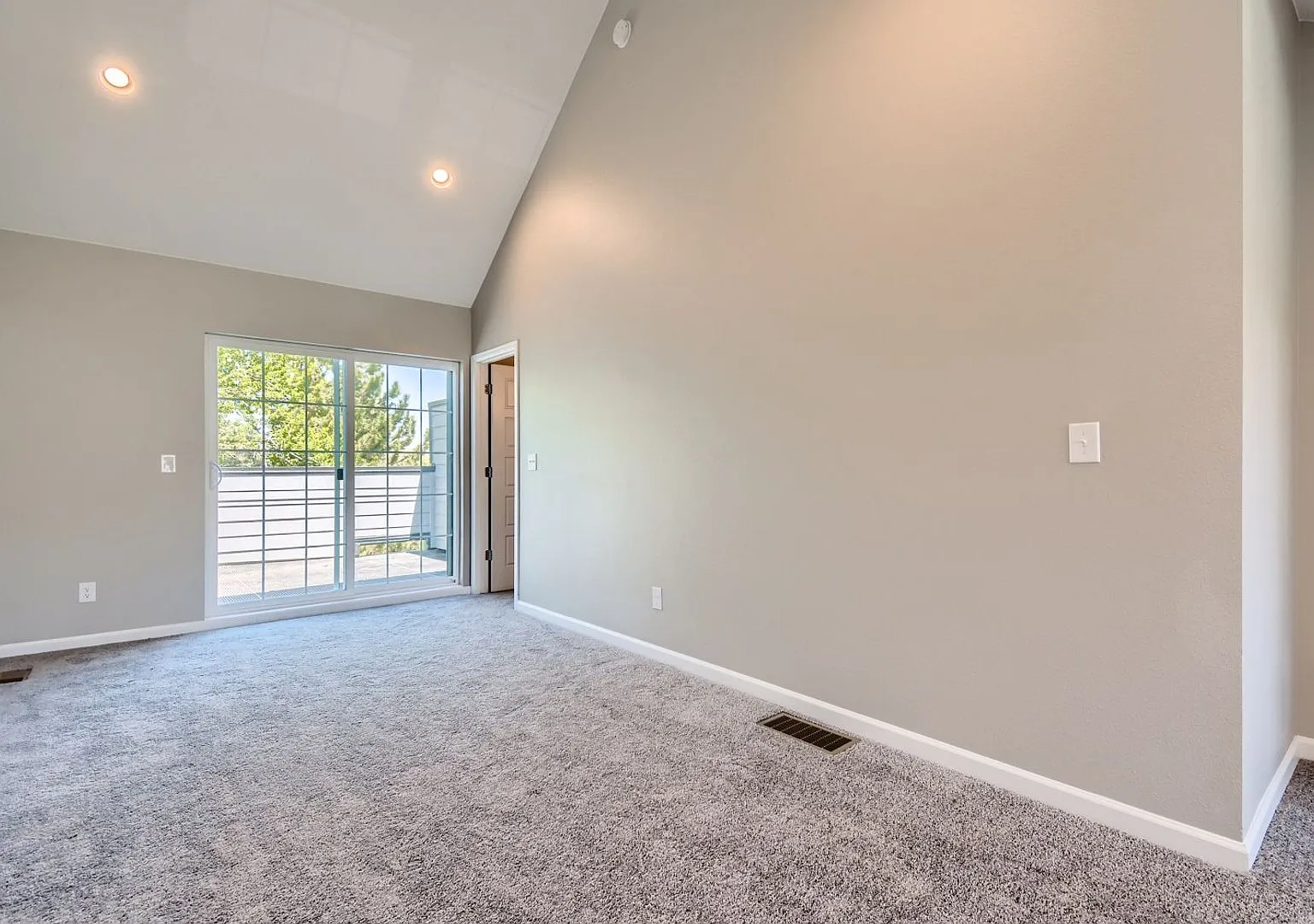 Lovely Townhome near Edgewater with Bonus Space — Photo 4