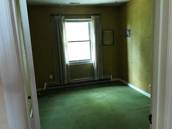 4th image of 565 Overlook Dr NE