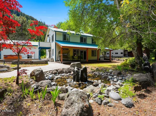 81 Pine Cliff Dr, Naches, WA 98937