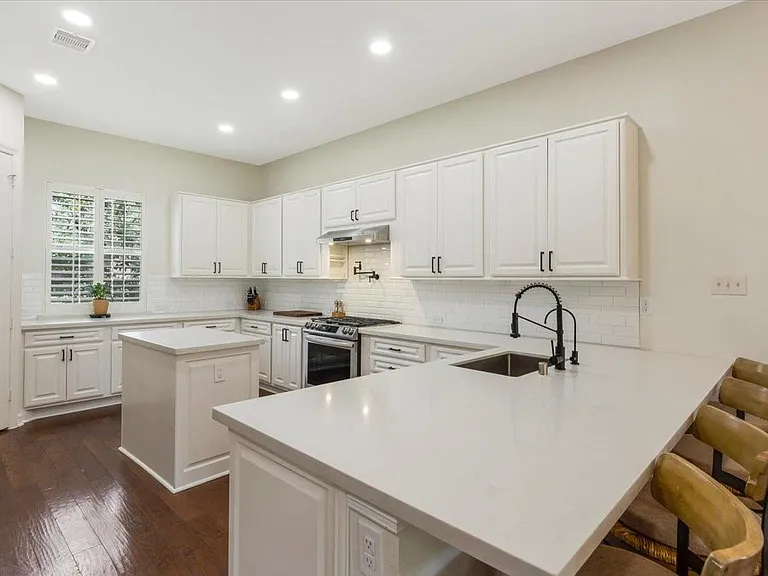18901 N Bee Cave Springs Cir — Photo 11