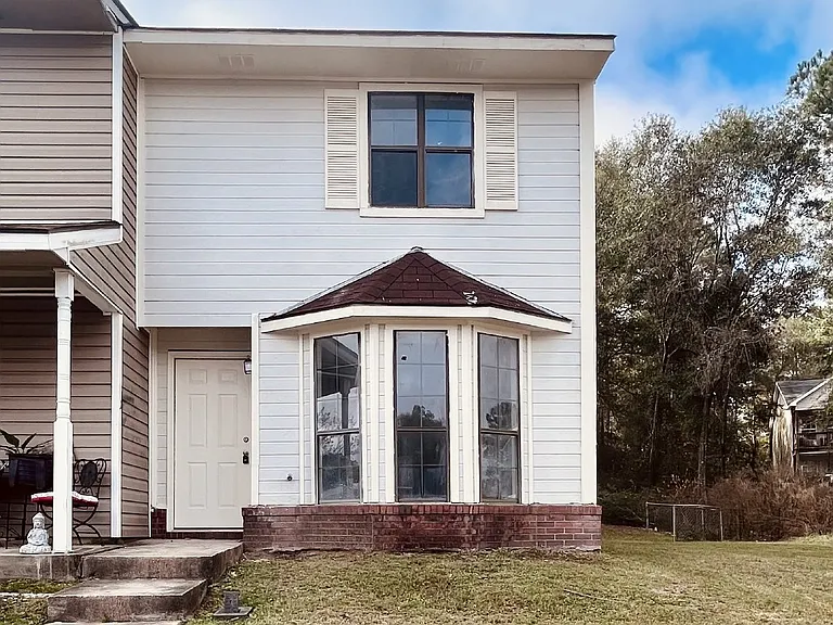189 Lakeview Dr — Photo 1