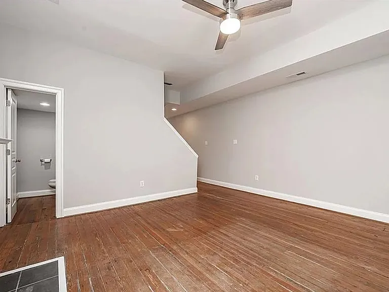 513 S Laurel St — Photo 9