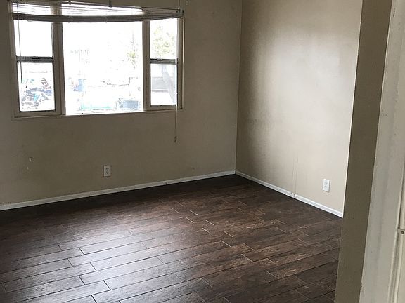 4th image of 607 E 81st St APT 4