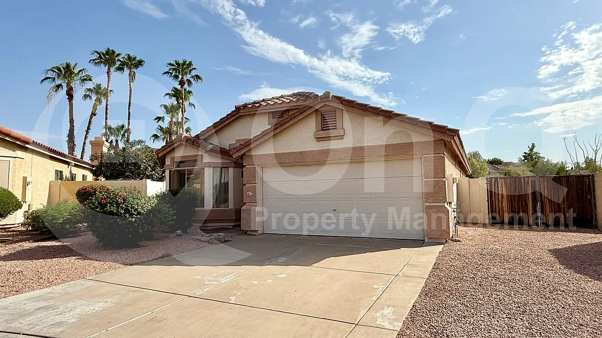 3 bed, 2.0 bath, 1614 sqft, $2,395 — Photo 1