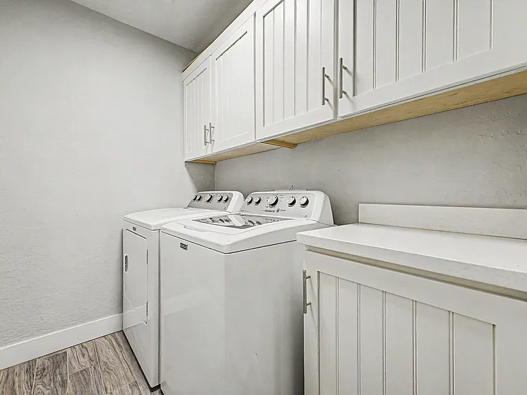 8129 E Oak St — Photo 24