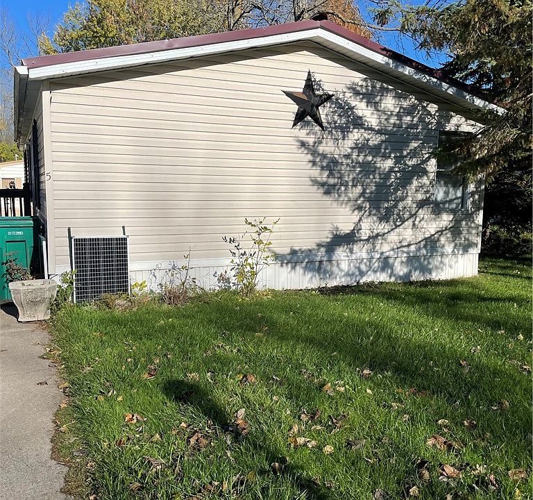 1st image of 5 Redwood Ave