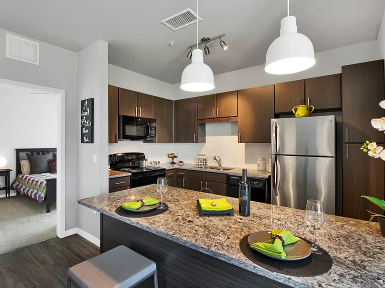 Verra West — Photo 18