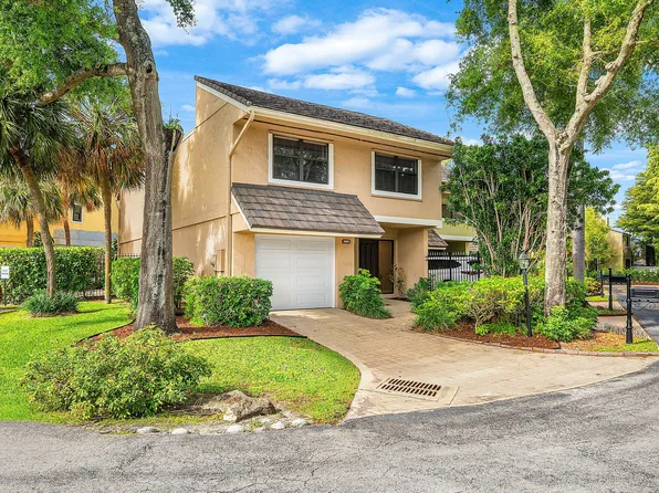 5664 Santiago Circle, Boca Raton, FL 33433