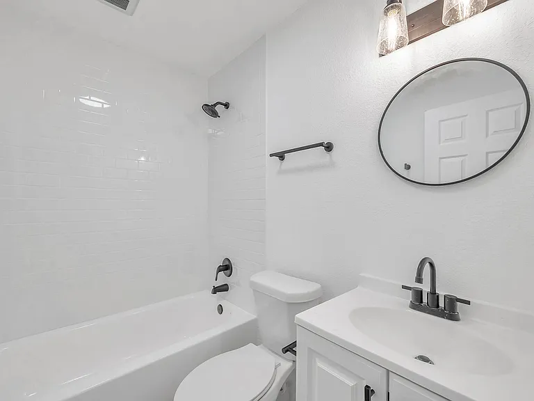 2366 Shelley St #14 — Photo 23