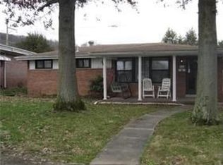 1436 Sattes Cir, Nitro, WV 25143