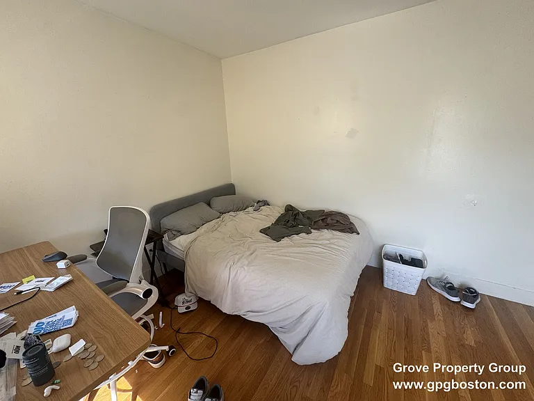 218 W 8th St #3 — Photo 7