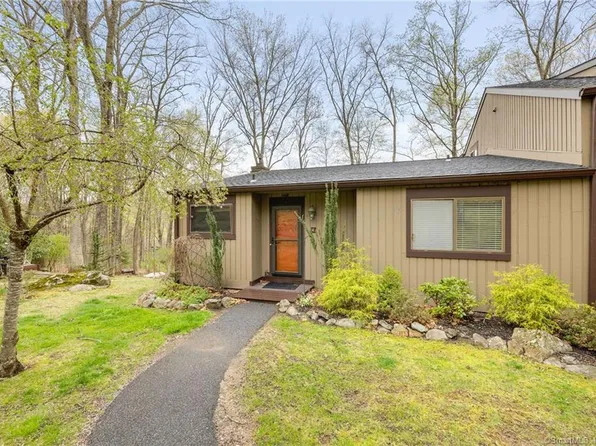 4 Winterberry Lane #4, Woodbury, CT 06798