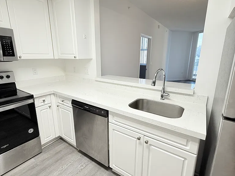 255 Evernia St #1120 — Photo 1