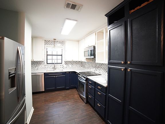 4th image of 2800 Donovan Ct APT B