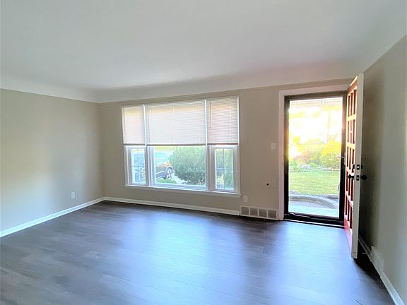 2nd image of 3985 E 186th St