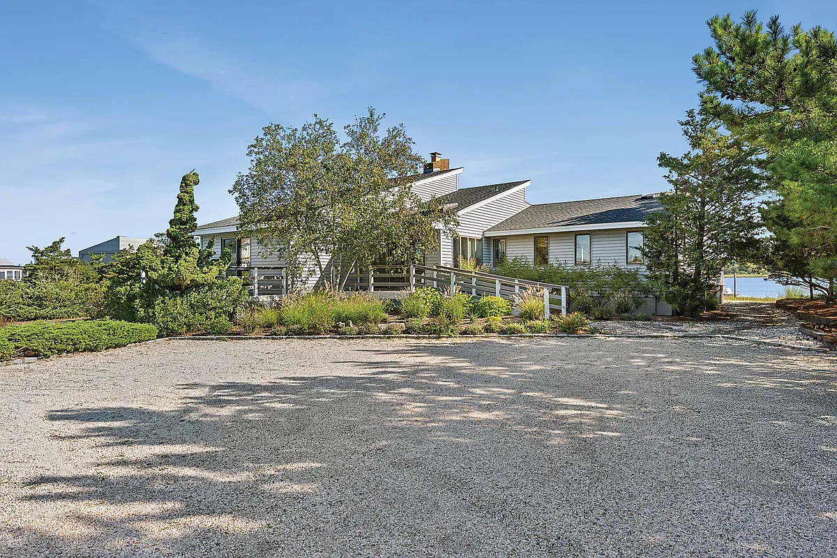 Building Photo - 37 Sandgate Ln
