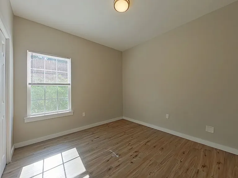 605 E Williams Ave — Photo 11