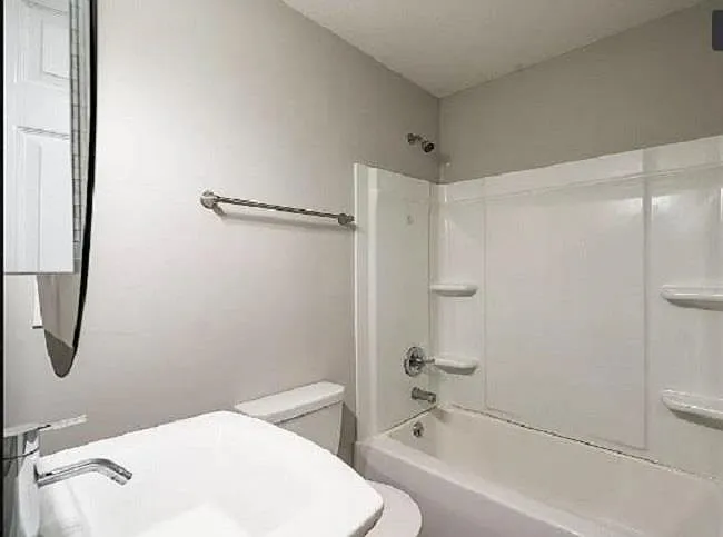 4 bed, 1759 sqft, $1,800 — Photo 3