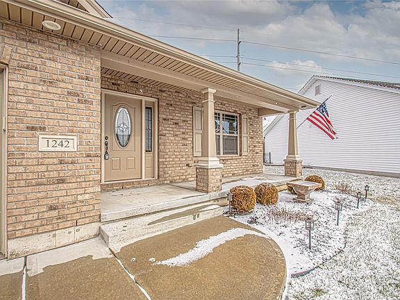 2nd image of 1242 Redbud Cir