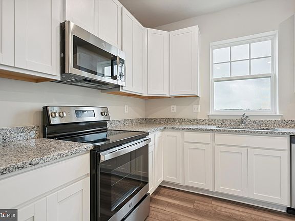 3rd image of 121 Solstice Way