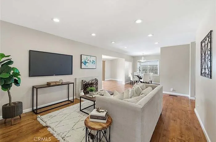 1017 Faysmith Ave — Photo 2