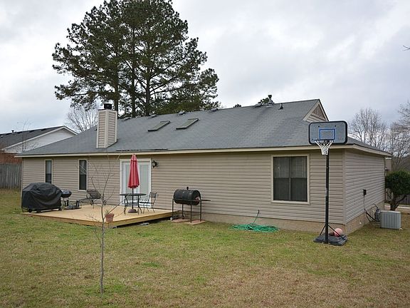 5th image of 684 Wellington Dr
