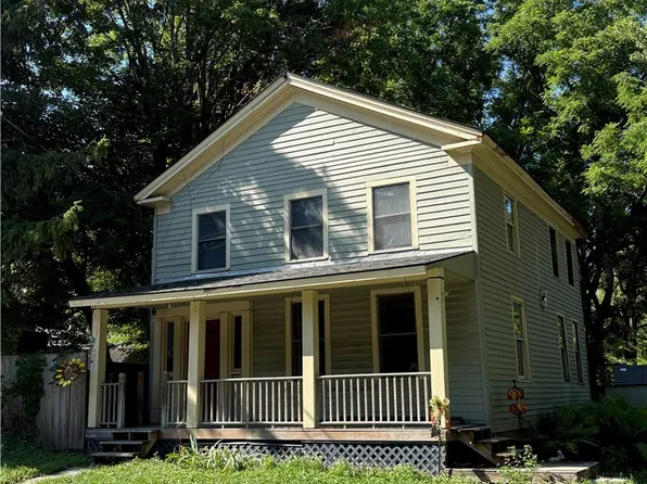 8590 Green Lakes Rd, Fayetteville, NY 13066