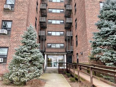 73-11 Bell Blvd #2D, Oakland Gardens, NY, 11364