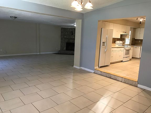 4th image of 1554 Domas Ct