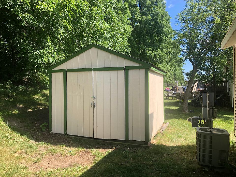 Large shed with 8' walls