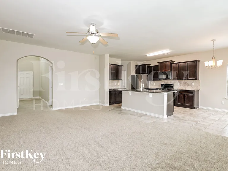 10220 NW 24th Ter — Photo 4