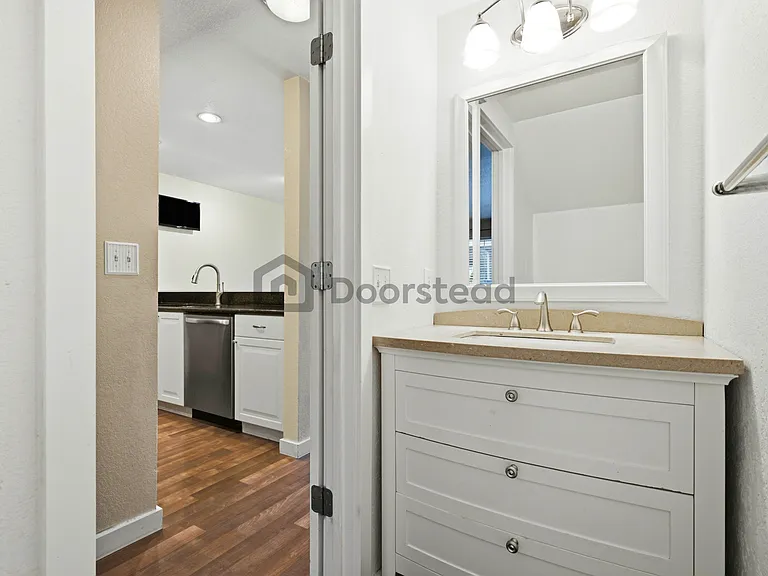 115 124th St SE #F5 — Photo 12
